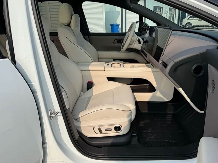 LiXiang i6 2025 2025款 两驱标准版