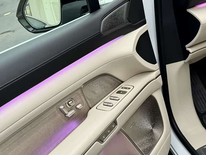 Nio ES8 2026 2026款 六座行政豪华版