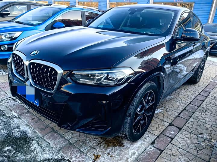 2022 BMW X4