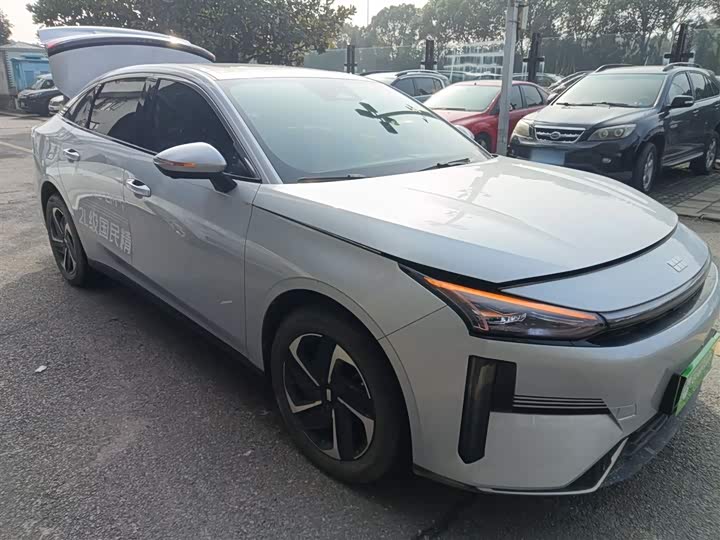 2025 Geely Galaxy L6