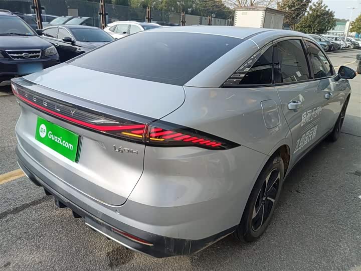 Geely Galaxy L6 2025 2025款 EM-i 140km 星舰版