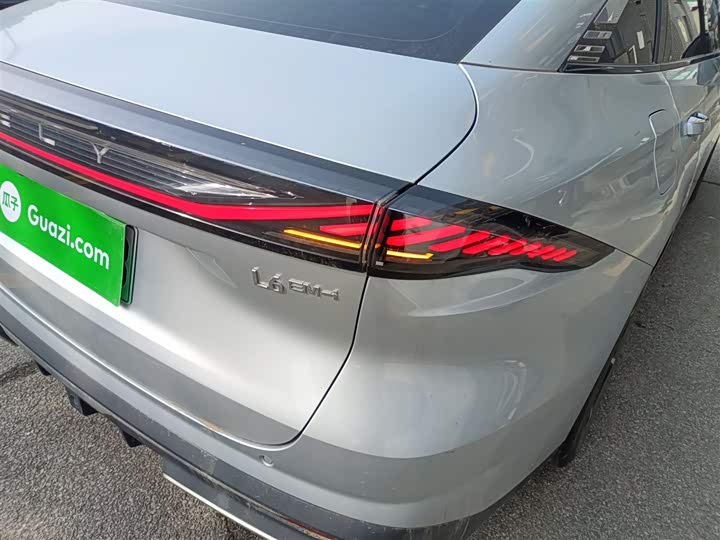 Geely Galaxy L6 2025 2025款 EM-i 140km 星舰版