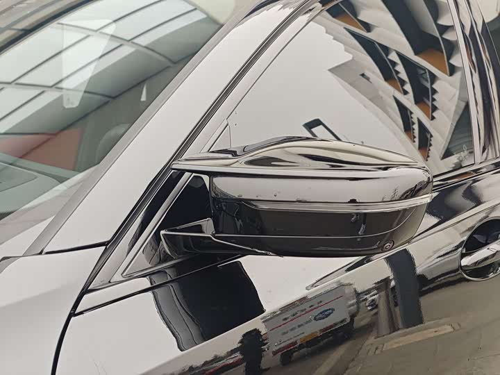 BMW M3 2024 2024款 M3四门轿车 M xDrive 雷霆版