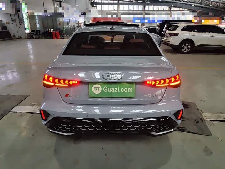 Audi A3 2025 2025款 A3L Limousine 35TFSI 飞驰尊享型