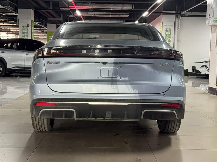 Geely Galaxy L6 2025 2025款 EM-i 140km 星舰版