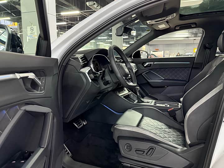 Audi Q3 2024 2024款 40 TFSI 时尚动感型