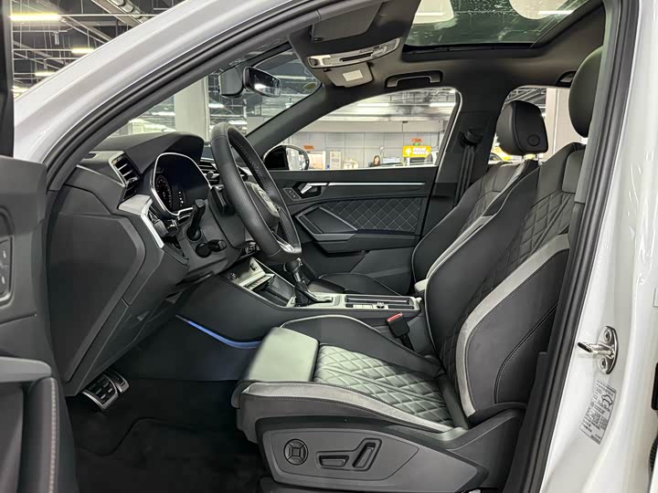 Audi Q3 2024 2024款 40 TFSI 时尚动感型