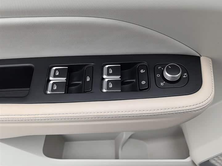 Geely Icon 2023 2023款 1.5TD 主角