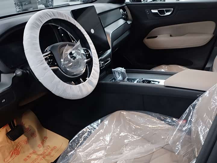 Volvo XC60 2026 2026款 B5 四驱智远豪华版