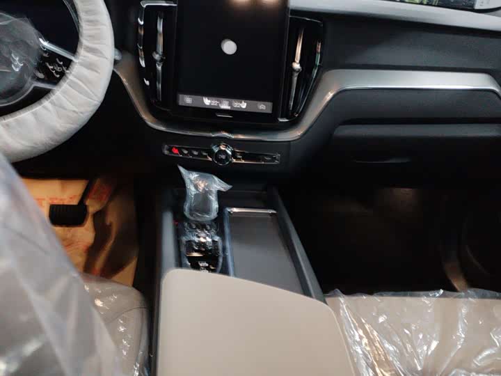 Volvo XC60 2026 2026款 B5 四驱智远豪华版
