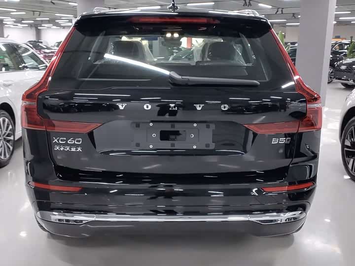 Volvo XC60 2026 2026款 B5 四驱智远豪华版
