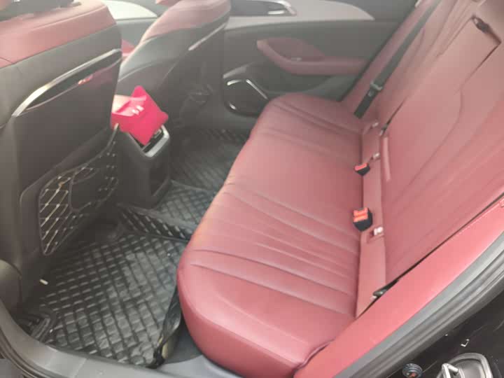 Hongqi H5 2025 2025款 2.0T 自动旗畅版