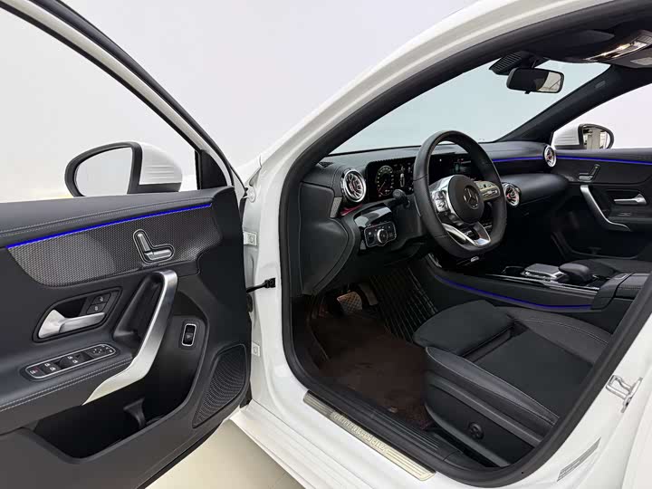 Mercedes-Benz A-Class 2024 2024款 改款 A 200 L 时尚型