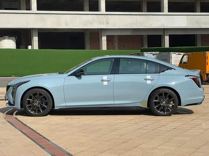 Cadillac CT5 2025 2025款 28T 赛道性能版+巅峰赛道选装包