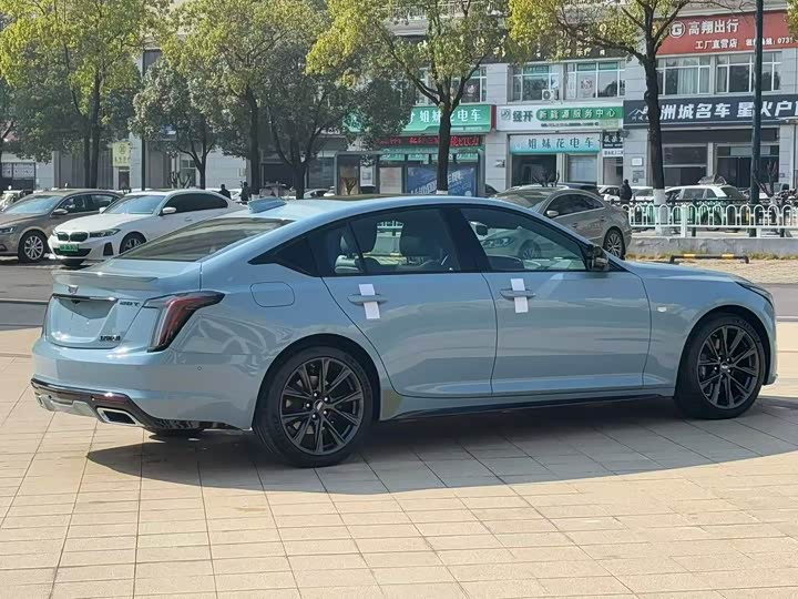 Cadillac CT5 2025 2025款 28T 赛道性能版+巅峰赛道选装包