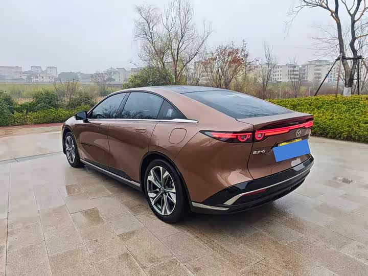 Mazda EZ-6 2025 2025款 增程200智尊运动版