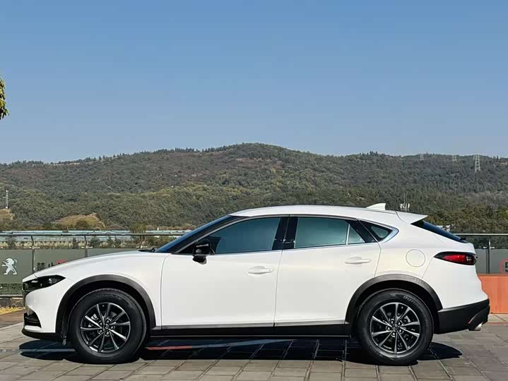 Mazda CX-4 2021 2021款 2.0L 自动两驱蓝天探索版