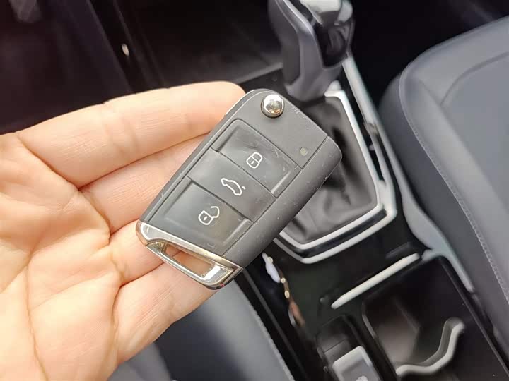 Volkswagen Tharu 2025 2025款 新锐 300TSI 锐享版