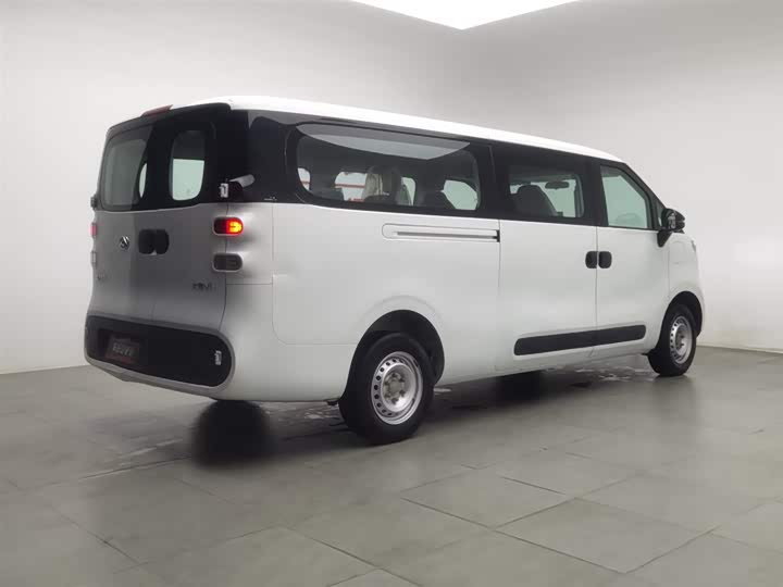 Maxus Dana V1 2024 2024款 V1 长轴低顶 多功能版（62kWh）
