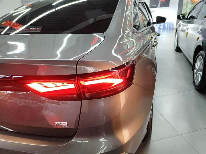 Geely Emgrand 2025 2025款 第4代 1.5L CVT龙腾版