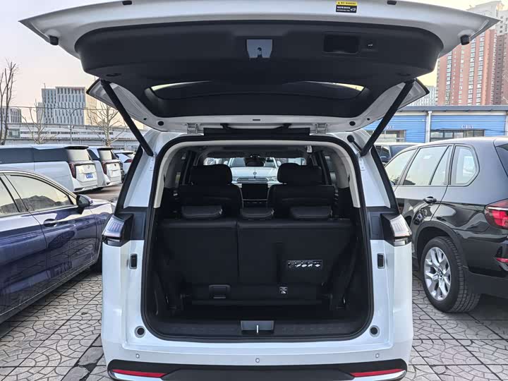 GAC Trumpchi E8 2024 2024款 荣耀系列 2.0L 荣耀版