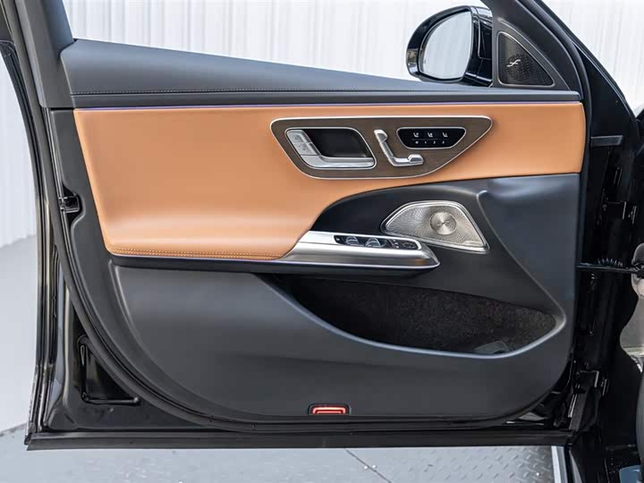 Mercedes-Benz E-Class 2025 2025款 E 300 L 豪华型