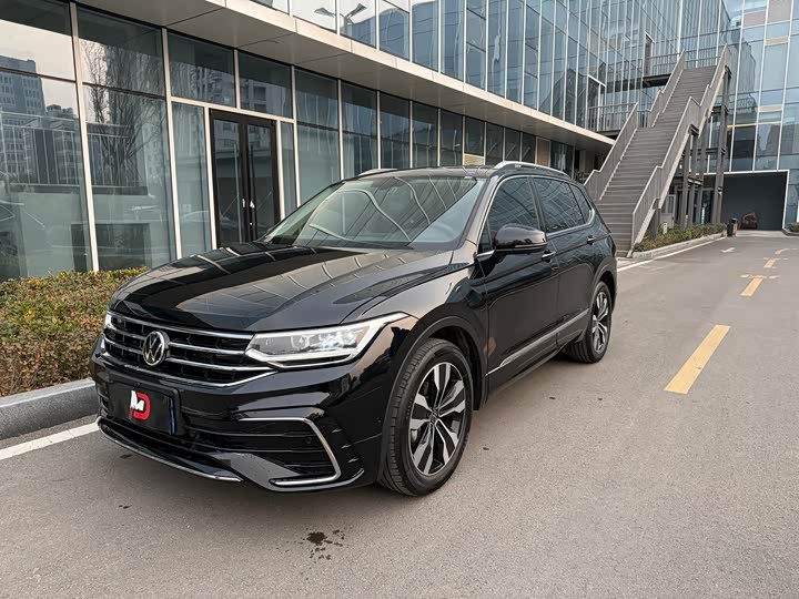 Volkswagen Tiguan L Pro 2025 2025款 出众款 330TSI 自动两驱R-Line龙耀版