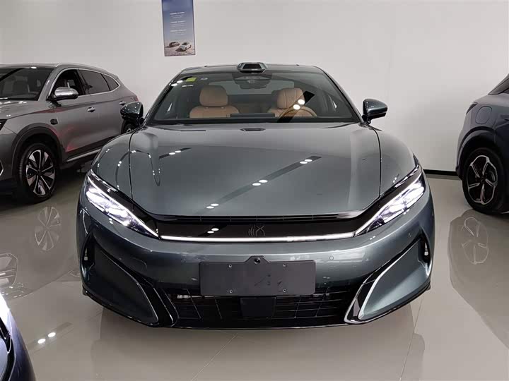 BYD Han L 2025 2025款 DM-p 四驱激光雷达旗舰型
