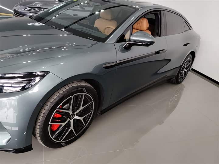 BYD Han L 2025 2025款 DM-p 四驱激光雷达旗舰型