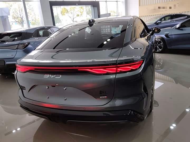 BYD Han L 2025 2025款 DM-p 四驱激光雷达旗舰型