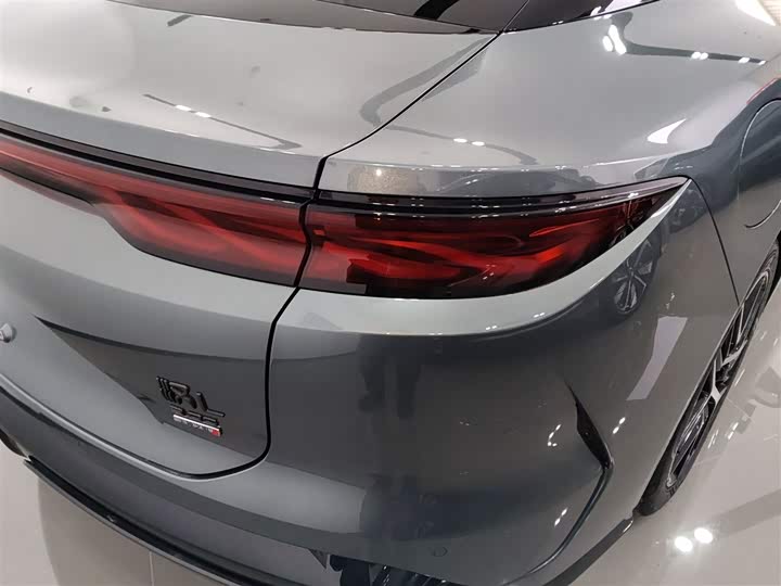 BYD Han L 2025 2025款 DM-p 四驱激光雷达旗舰型