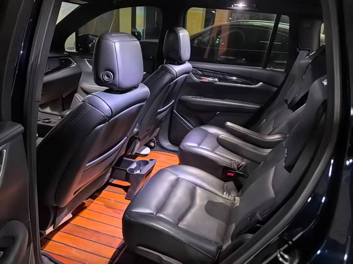 Cadillac XT6 2022 2022款 2.0T 六座四驱豪华120周年限量版