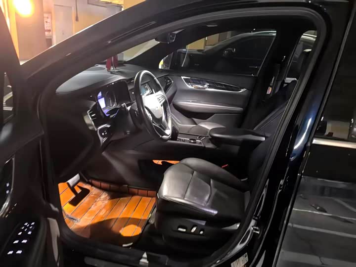 Cadillac XT6 2022 2022款 2.0T 六座四驱豪华120周年限量版