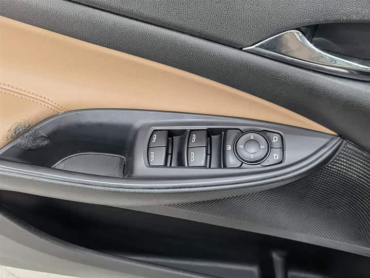 Buick GL6 2021 2021款 323T 轻混动互联豪华型