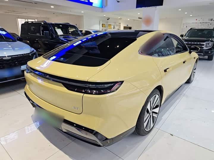 Geely Galaxy E8 2024 2024款 665km 后驱星舰 远航版