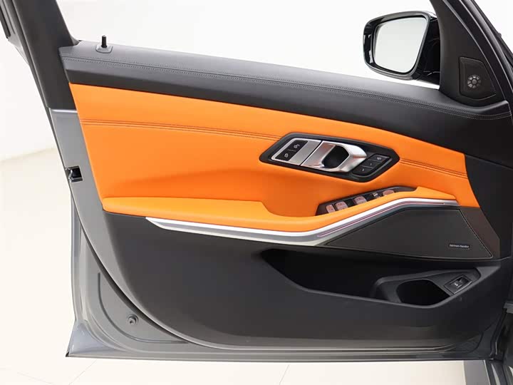 BMW M3 2023 2023款 M3四门轿车 雷霆版