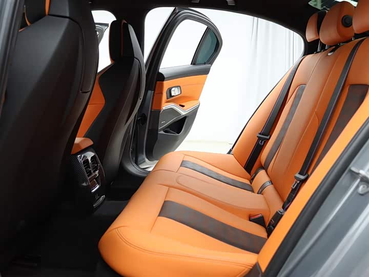 BMW M3 2023 2023款 M3四门轿车 雷霆版