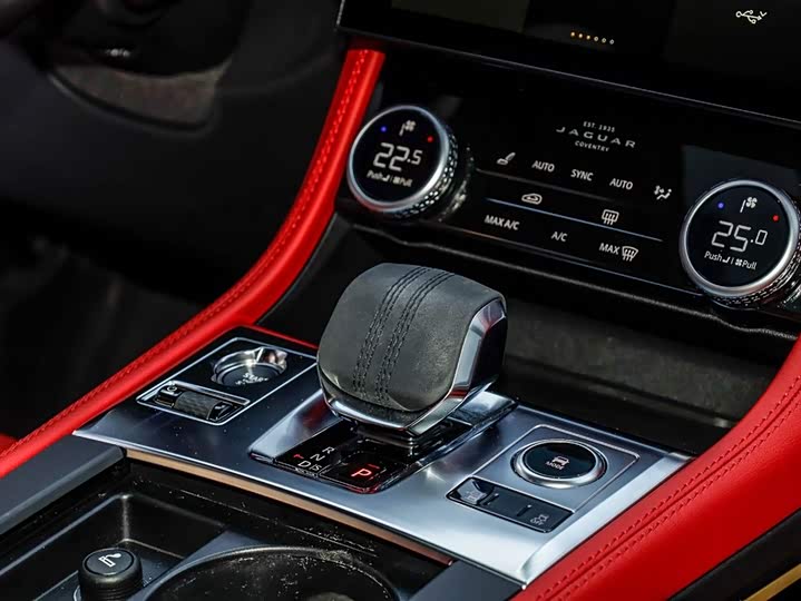 Jaguar F-Pace 2024 2024款 P250 R-Dynamic SE