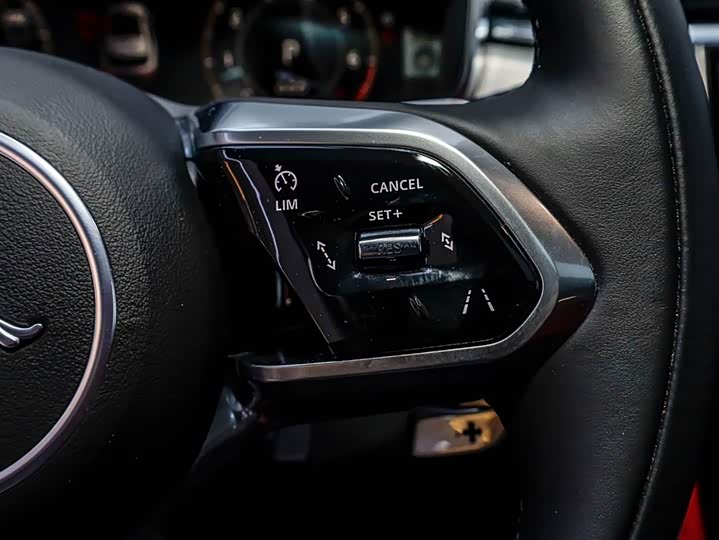 Jaguar F-Pace 2024 2024款 P250 R-Dynamic SE