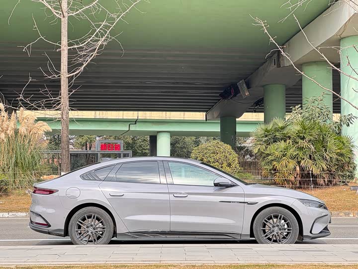 BYD Han 2025 2025款 DM-i 智驾版 245KM尊贵型
