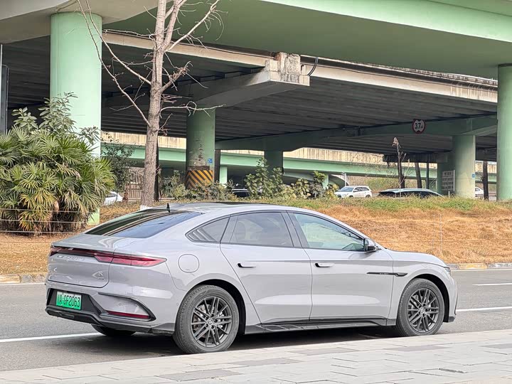 BYD Han 2025 2025款 DM-i 智驾版 245KM尊贵型