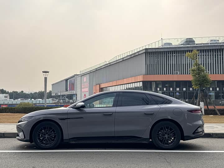 BYD Han 2025 2025款 DM-i 智驾版 245KM尊贵型