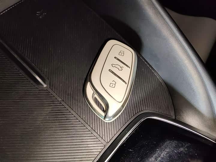 MG Motor 5 2025 2025款 300TGI 全球旗舰版