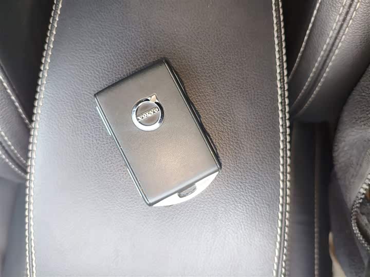 Volvo XC40 2024 2024款 B4 四驱智远豪华版