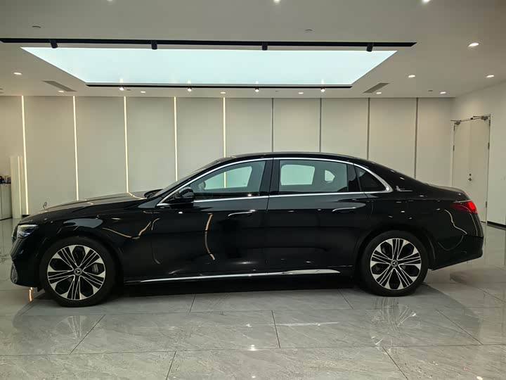 Mercedes-Benz E-Class Hybrid 2024 2024款 E 350 e L 插电式混合动力轿车