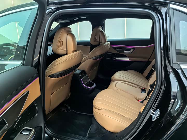 Mercedes-Benz E-Class Hybrid 2024 2024款 E 350 e L 插电式混合动力轿车