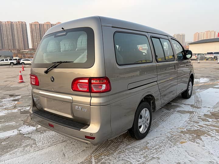 Dongfeng Forthing Lingzhi M5 2025 2025款 M5 1.5T 长轴舒适型 9座
