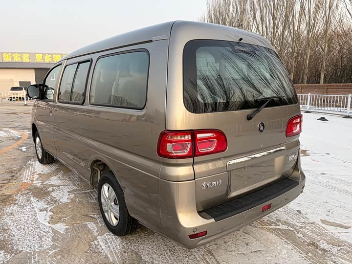 Dongfeng Forthing Lingzhi M5 2025 2025款 M5 1.5T 长轴舒适型 9座