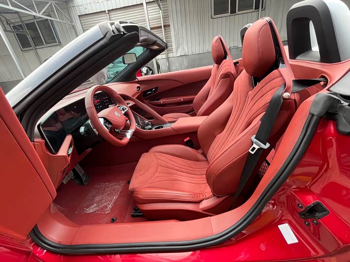 MG Motor Cyberster 2024 2024款 520km 传奇四驱版