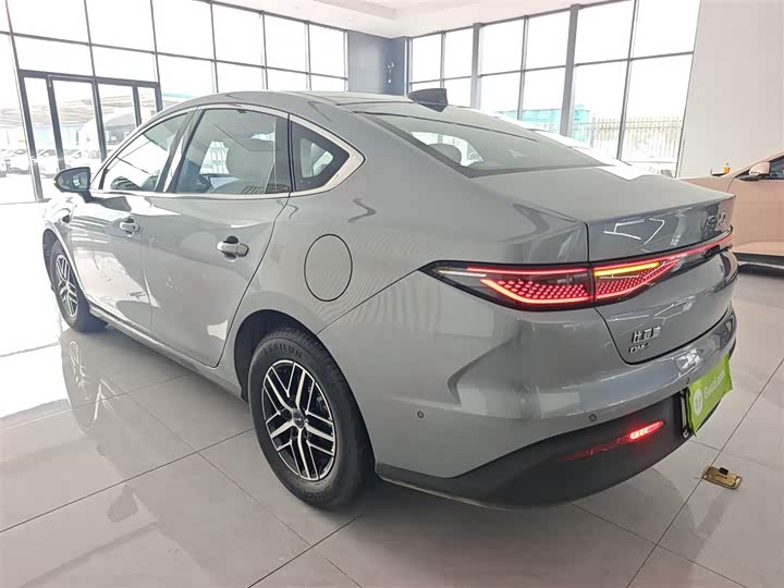 BYD Seal 05 DM-i Hybrid 2025 2025款 DM-i 智驾版 120KM旗舰型